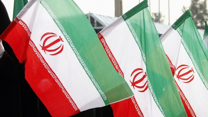 Khu trục Anh chĩa súng vào 5 tàu vũ trang Iran định chiếm giữ tàu chở dầu my tiet lo cac tay sung iran da co gang chiem giu tau cho dau cua anh