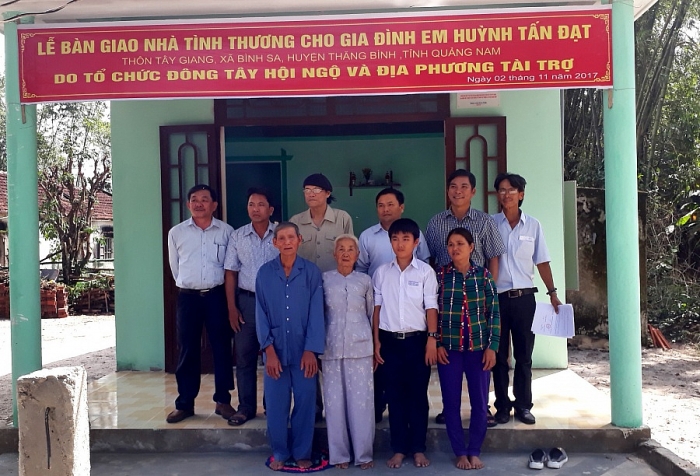 10 năm - EMWF hỗ trợ xây dựng 600 ngôi nhà tình thương cho hộ nghèo emwf ho tro xay dung 600 ngoi nha tinh thuong cho ho ngheo