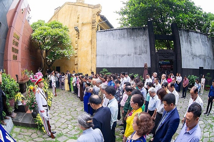 Liên hiệp Hà Nội tri ân Bà mẹ Việt Nam anh hùng, người có công với cách mạng lien hiep ha noi tri an ba me viet nam anh hung nguoi co cong voi cach mang