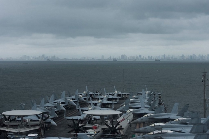 Khám phá siêu tàu sân bay Mỹ vừa "nắn gân" Trung Quốc trên Biển Đông tham quan tau san bay uss ronald reagan dang tuan tra bien dong
