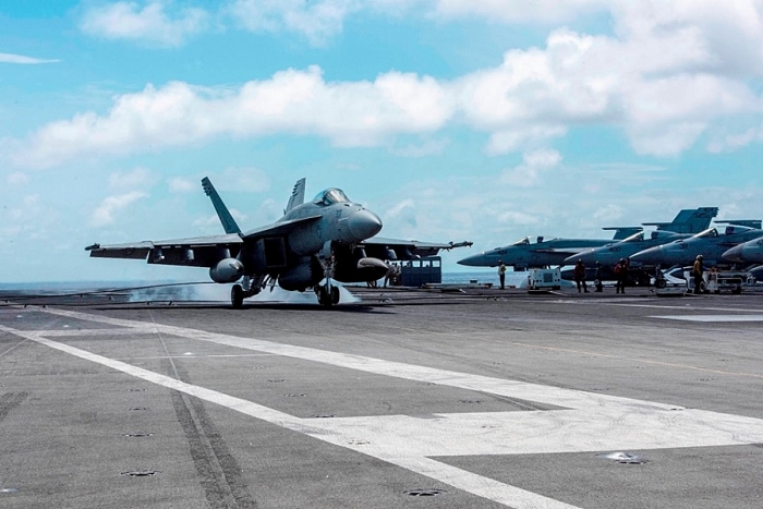 Khám phá siêu tàu sân bay Mỹ vừa "nắn gân" Trung Quốc trên Biển Đông tham quan tau san bay uss ronald reagan dang tuan tra bien dong