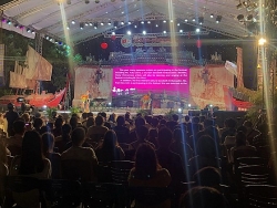 chinh phu nhat trao huan chuong cho giam doc trung tam ngon ngu va van hoa nhat ban nam dinh