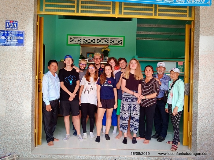them mot can nha tinh thuong cho nguoi ngheo can giuoc