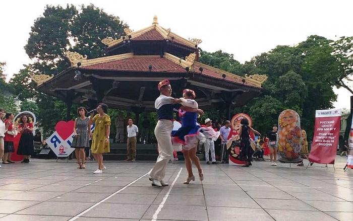Sinh viên, giảng viên Việt gắn kết người dân Hà Nội với nước Nga giai dieu nga giua long ha noi lan thu 6 mua he rot