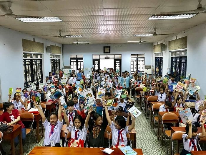 Zhishan trao tặng 700 suất học bổng dài hạn cho học sinh khó khăn Thừa Thiên Huế zhishan trao tang 700 suat hoc bong dai han cho hoc sinh kho khan thua thien hue