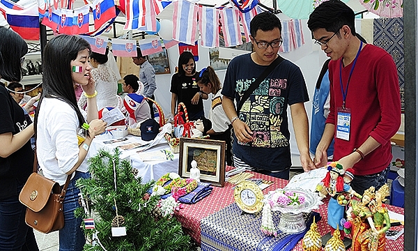 Ngày hội Tình nguyện toàn cầu 2019 thu hút hơn 1.000 người tham gia 1000 tinh nguyen vien trong nuoc va quoc te tu hoi tai ngay hoi tinh nguyen toan cau 2019