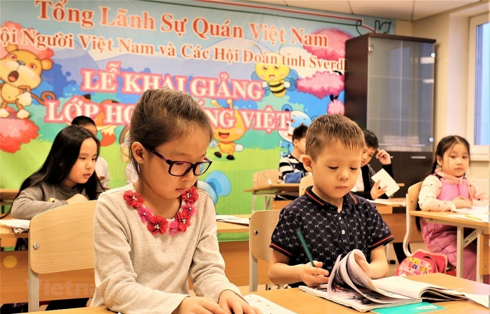 Dạy tiếng mẹ đẻ cho thế hệ trẻ người Việt ở Nga: Cần sự chung sức, chung lòng từ nhiều phía day tieng me de cho the he tre nguoi viet o nga can su chung suc chung long tu nhieu phia