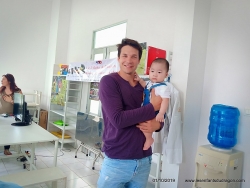 bac si phap goc viet dem bai hoc ve long tu te giup do hon 200 tre em ngheo tai da nang