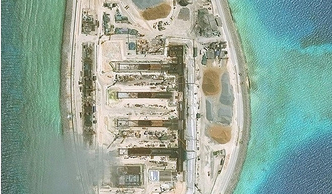 Trung Quốc liên tục “dồn ép” Philippines trên Biển Đông trung quoc 6 lan ban phao sang canh cao may bay tuan tra cua philippines