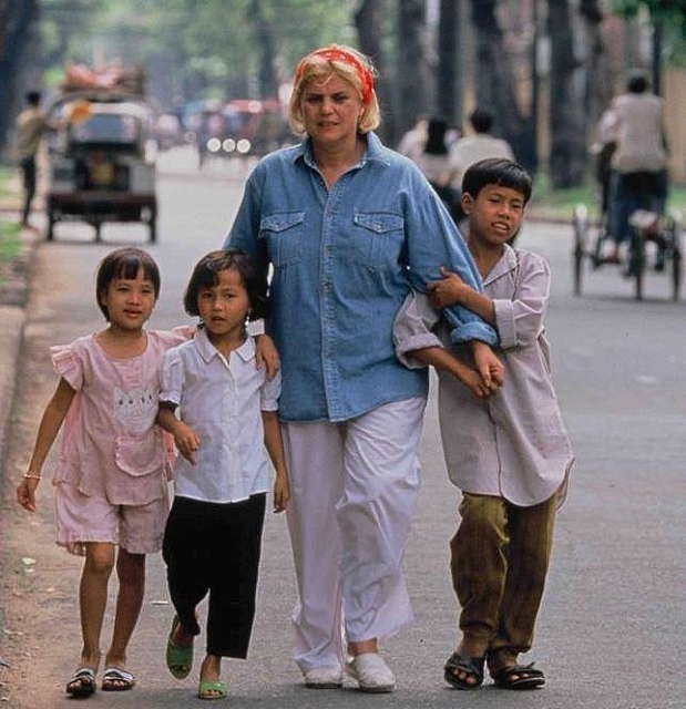Ba thế hệ nhà Noble cống hiến cho hoạt động vì trẻ em ba the he gia dinh ba christina noble cong hien cho hoat dong vi tre em