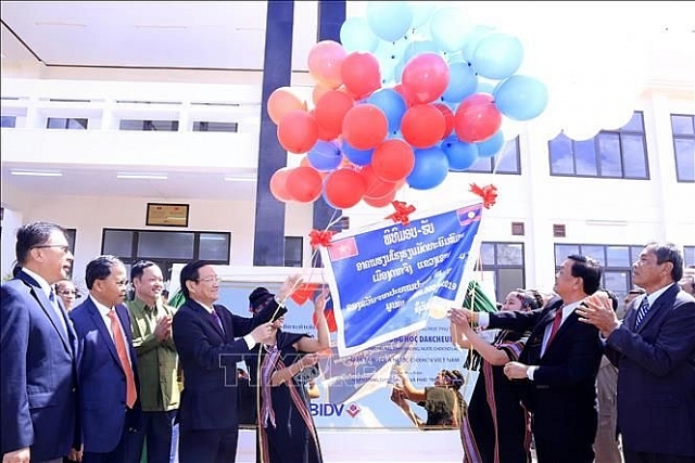 Bàn giao công trình trường học hơn 23 tỷ đồng cho nhân dân tỉnh Sekong (Lào) ban giao cong trinh truong hoc hon 23 ty dong cho nhan dan tinh sekong lao