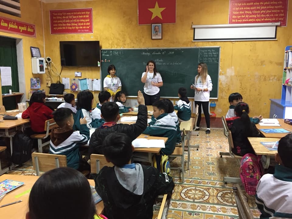 Tình nguyện viên Israel dạy tiếng Anh, sửa 3 trường học tại Lào Cai tinh nguyen vien israel day tieng anh son sua 3 truong tai lao cai