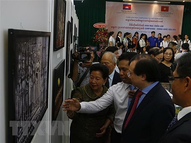 Campuchia giới thiệu văn hóa qua gần 50 bức ảnh nghệ thuật tại Cần Thơ khai mac trien lam mo dau cho tuan van hoa campuchia tai can tho