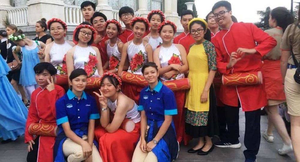 Những “đại sứ văn hóa” đa tài ở trại hè Artek nhung dai su van hoa da tai o trai he artek