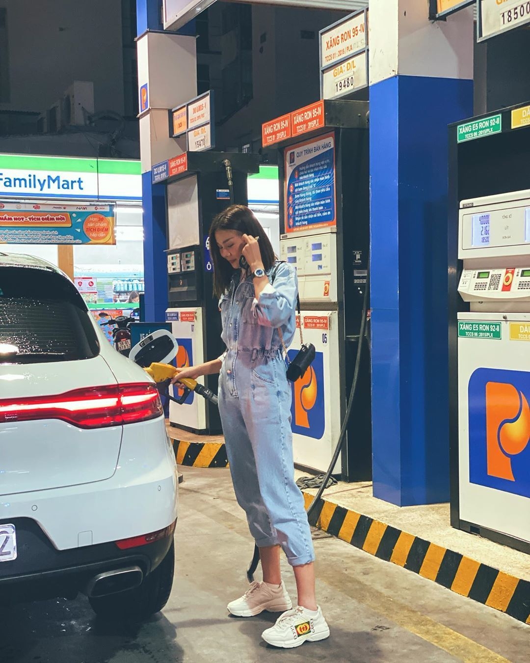 Tin tức giải trí Việt mới nhất 24h (22/2): Phạm Hương và bạn trai hạnh phúc trên du thuyền tin tuc giai tri viet moi nhat 24h 222 pham huong va chong sap cuoi hanh phuc tren du thuyen