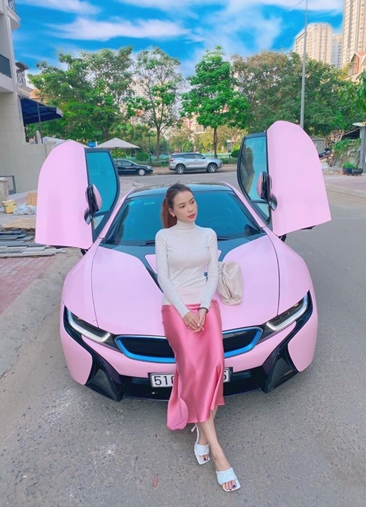 Tin giải trí sao Việt hôm nay (1/3): Á hậu Huyền My khoe đường cong cùng bikini táo bạo tin giai tri sao viet hom nay 13 a hau huyen my khoe duong cong cung bikini tao bao
