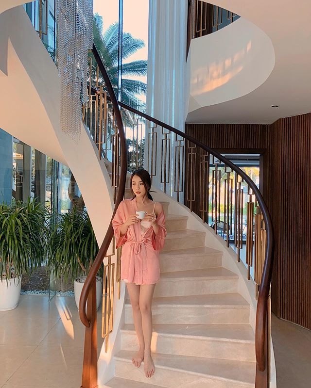 Tin giải trí sao Việt hôm nay (1/3): Á hậu Huyền My khoe đường cong cùng bikini táo bạo tin giai tri sao viet hom nay 13 a hau huyen my khoe duong cong cung bikini tao bao