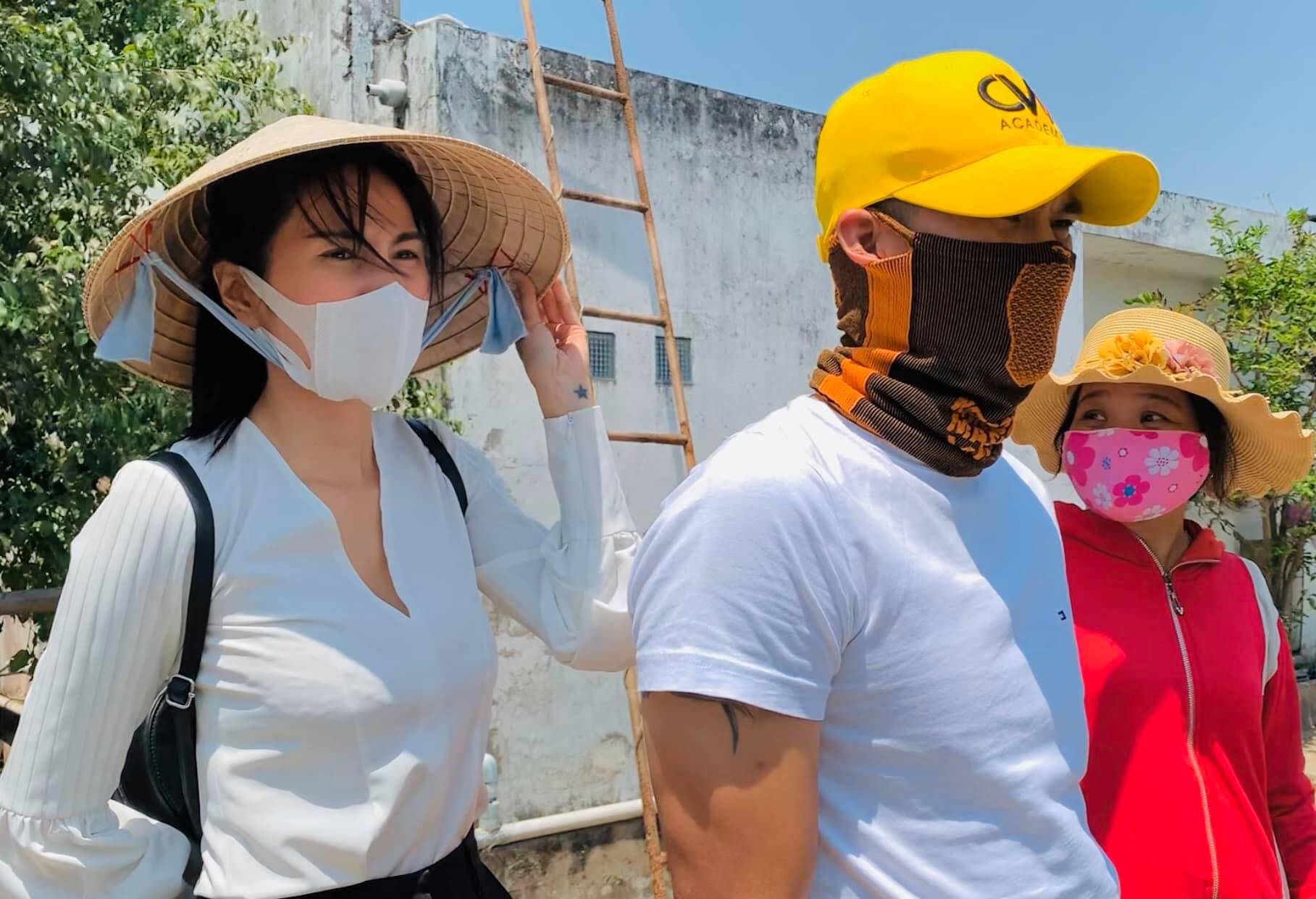 Tin giải trí sao Việt hôm nay (17/3): Quỹ cứu trợ hạn mặn của ca sĩ Thủy Tiên cán mốc 9,5 tỷ VND tin giai tri sao viet hom nay 173 quy cuu tro han man cua ca si thuy tien can moc 95 ty vnd