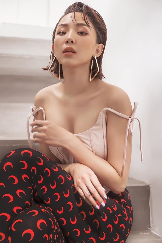 Tin giải trí sao Việt hôm nay (21/3): Quỹ ủng hộ người dân miền Tây của Thủy Tiên chạm ngưỡng 12 tỷ đồng tin giai tri sao viet hom nay 213 quy ung ho nguoi dan mien tay cua thuy tien da cham nguong 12 ty dong