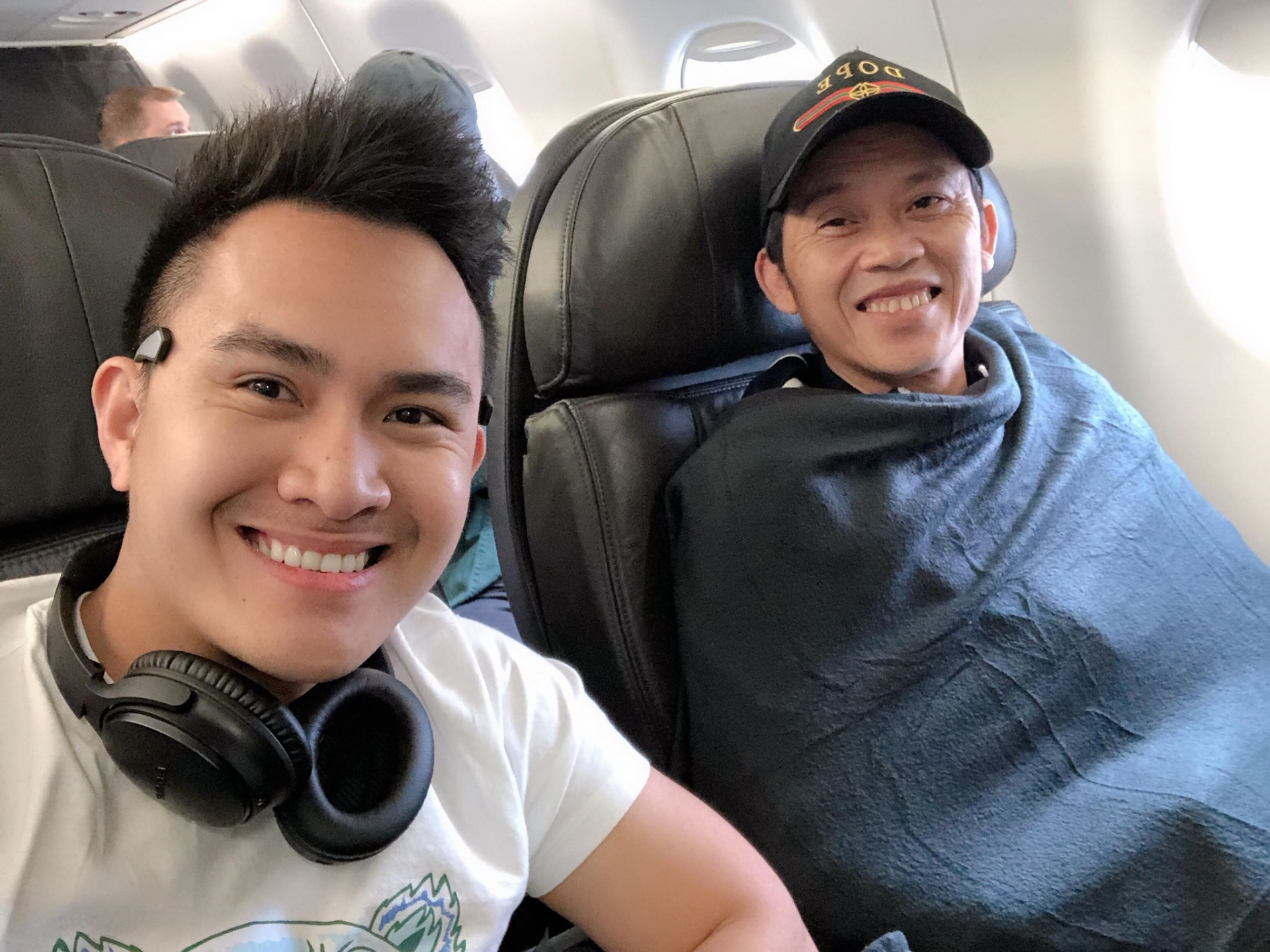 Tin giải trí sao Việt hôm nay (5/4): Hoài Linh lên tiếng đính chính giới tính của bản thân, tiết lộ về vợ cũ tin giai tri sao viet hom nay 54 hoai linh len tieng dinh chinh gioi tinh cua ban than tiet lo ve vo cu