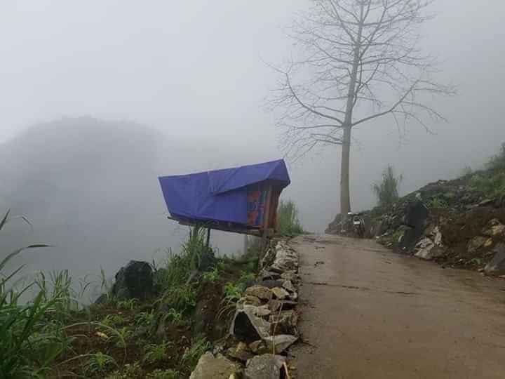 Nam sinh Hà Giang dựng lều bên sườn núi bắt sóng 4G học online nam sinh ha giang dung leu ben suon nui bat song 4g hoc online