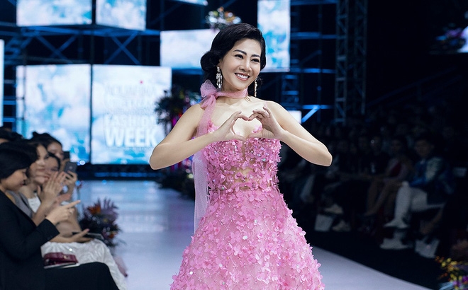 Tin tức giải trí sao Việt hôm nay (9/4): Chiếc váy Mai Phương từng mặc được NTK Đức Vincie giữ lại cho bé Lavie tin tuc giai tri sao viet hom nay 94 chiec vay mai phuong tung mac duoc ntk duc vincie giu lai cho be lavie
