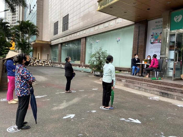 Ấm lòng chuỗi siêu thị 'Hạnh Phúc 0 đồng' dành cho người dân khó khăn tại Hà Nội am long chuoi sieu thi hanh phuc 0 dong danh cho nguoi dan kho khan tai ha noi