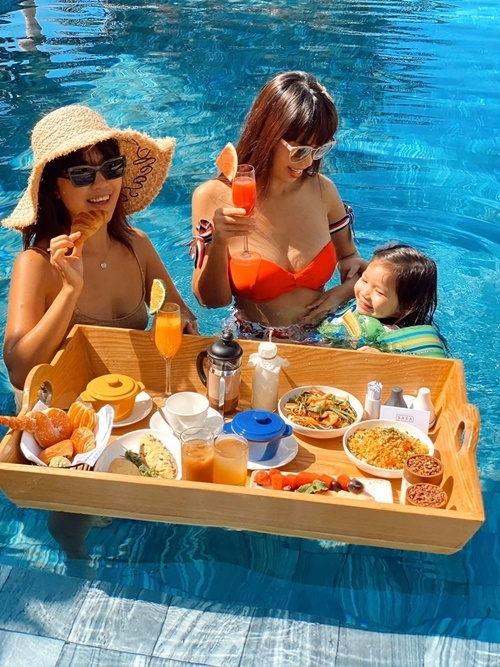 Tin tức giải trí sao Việt hôm nay (17/4): Con gái Việt Hương 10 tuổi đã biết vào bếp nấu nướng tin tuc giai tri sao viet hom nay 174 con gai 10 tuoi da biet vao bep tro tai nau nuong cua viet huong
