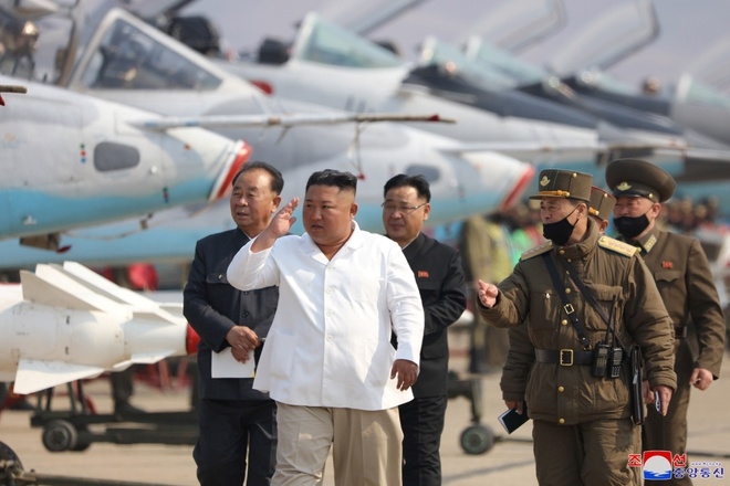 Tin tức thế giới mới nhất hôm nay (22/4): Tổng thống Donald Trump gửi lời thăm hỏi sức khỏe của nhà lãnh đạo Kim Jong Un tin tuc the gioi moi nhat hom nay 224 tong thong donald trump gui loi tham hoi suc khoe cua nha lanh dao kim jong un