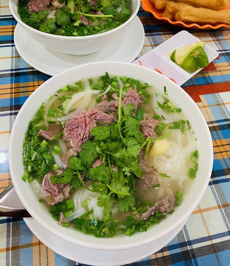 Người Hà Nội tìm chỗ ăn phở trong ngày đầu tiên hết cách ly xã hội nguoi ha noi tim cho an pho trong ngay dau tien noi long gian cach xa hoi