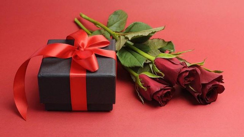 Tips of Art: Giving gift on International Women's Day tips of art giving gift on international womens day