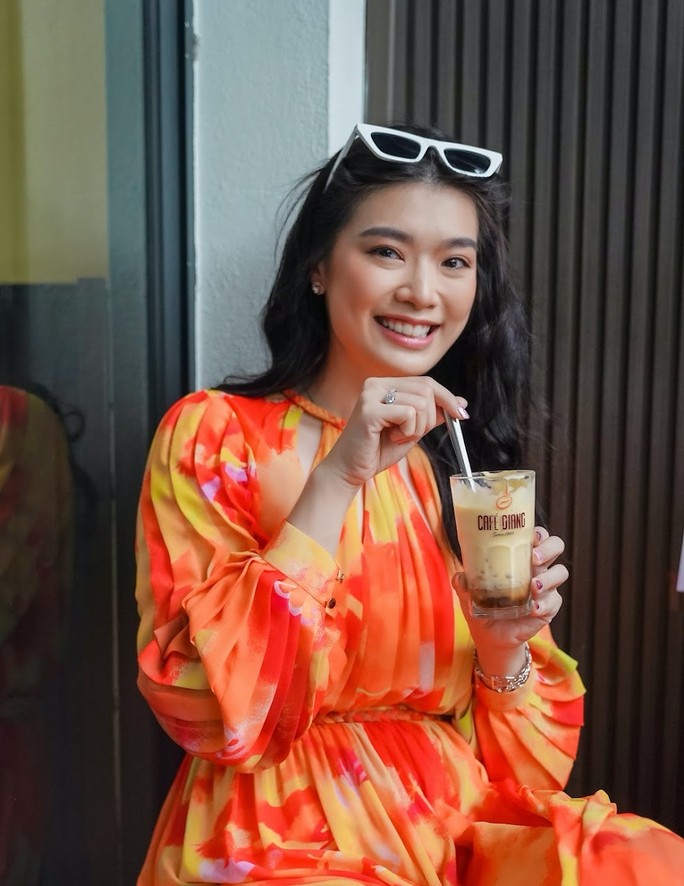 Hoa hậu Indonesia hào hứng với ẩm thực Hà Nội Hoa hậu Indonesia hào hứng với ẩm thực Hà Nội