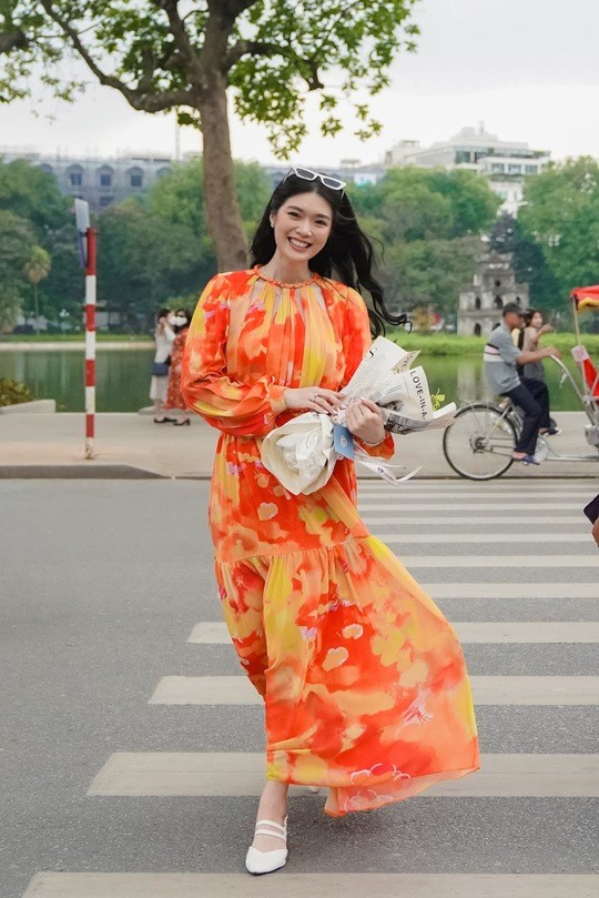 Hoa hậu Indonesia hào hứng với ẩm thực Hà Nội Hoa hậu Indonesia hào hứng với ẩm thực Hà Nội