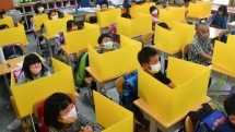 vietnamese in taiwan join hands with the authorities to fight against covid 19