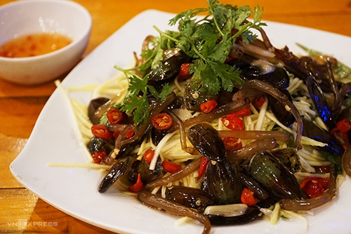 Ca xiu (tongue shell): An exclusive delicacy of Ha Tien ca xiu tongue shell an exclusive delicacy of ha tien