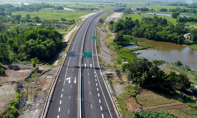 Vietnam North-South Expressway let put out to tender ministry of transport will put vietnam north south expressway out to bid