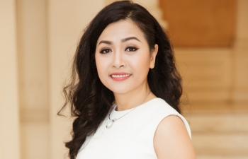 an exciting endless journey of women brought by designer cong tri
