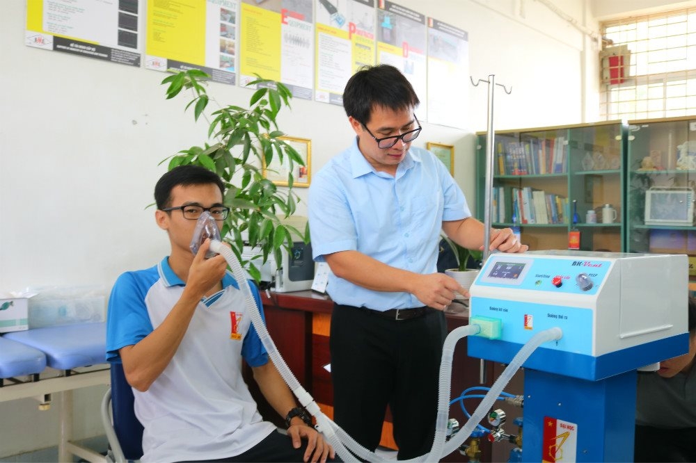 Hanoi University designs ventilator to fight against Covid-19 hanoi university designs ventilator to fight against covid 19
