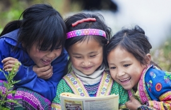 qatar embassy surprises children elderly at hanoi based social sponsored center with gifts