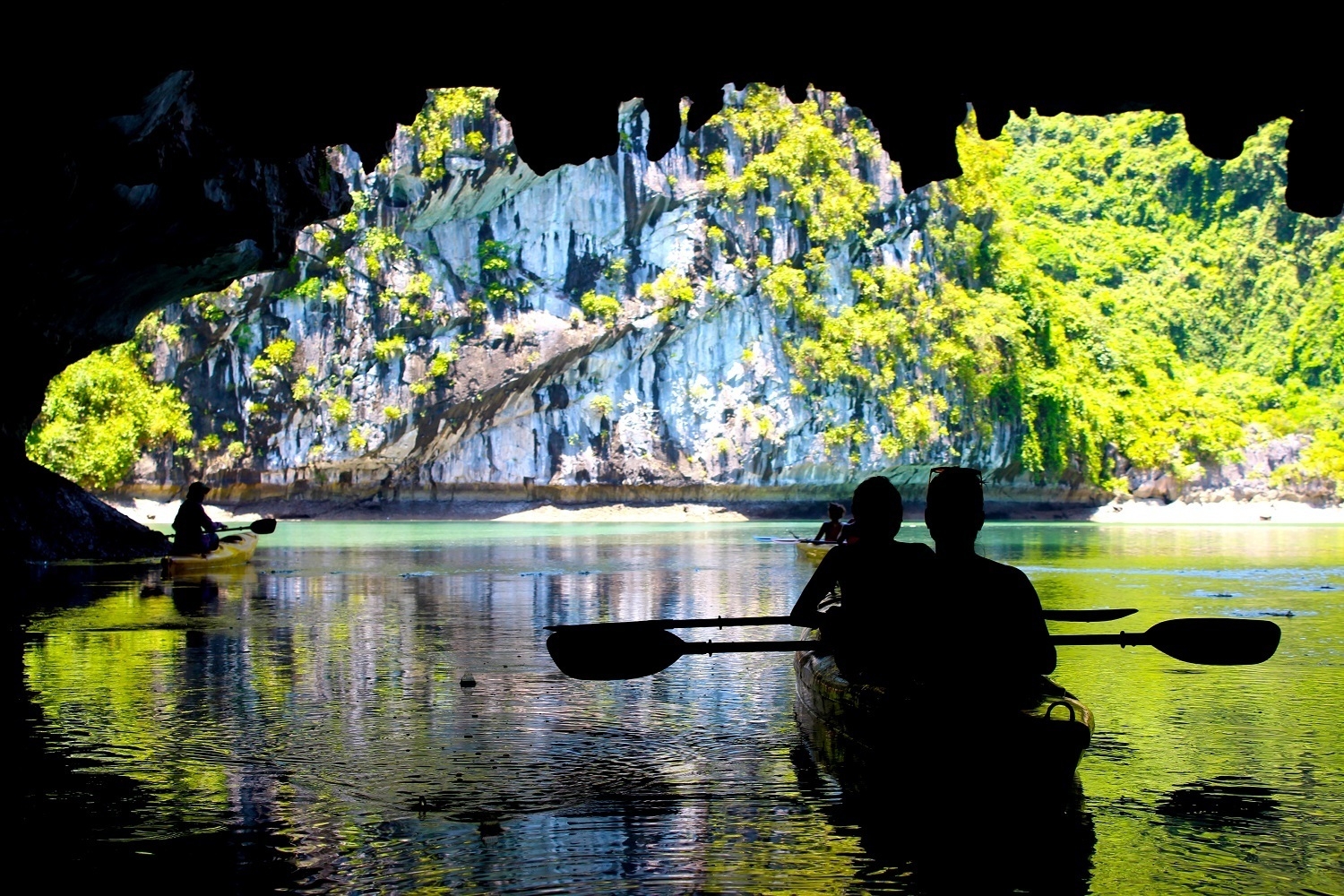 six stunning kayak hot spots worth trying in vietnam