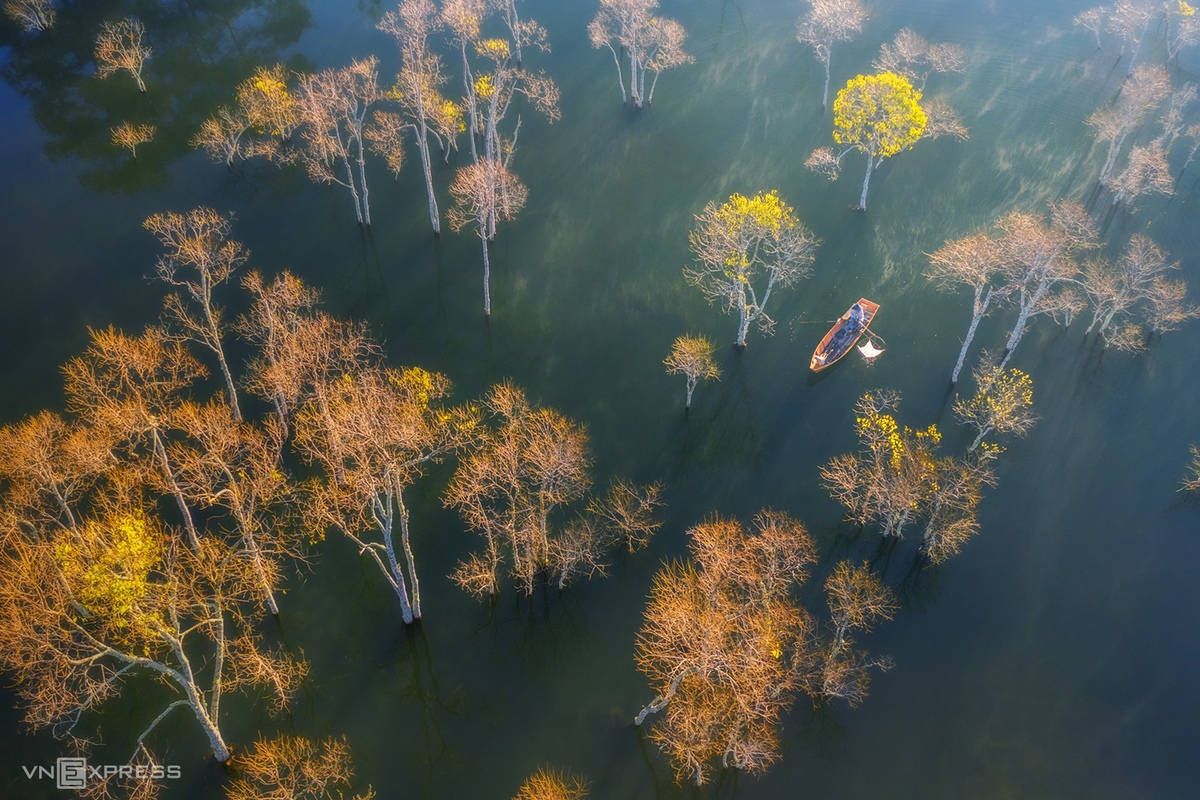 six stunning kayak hot spots worth trying in vietnam