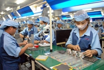 vietnam should gradually reopen to other economies post covid 19