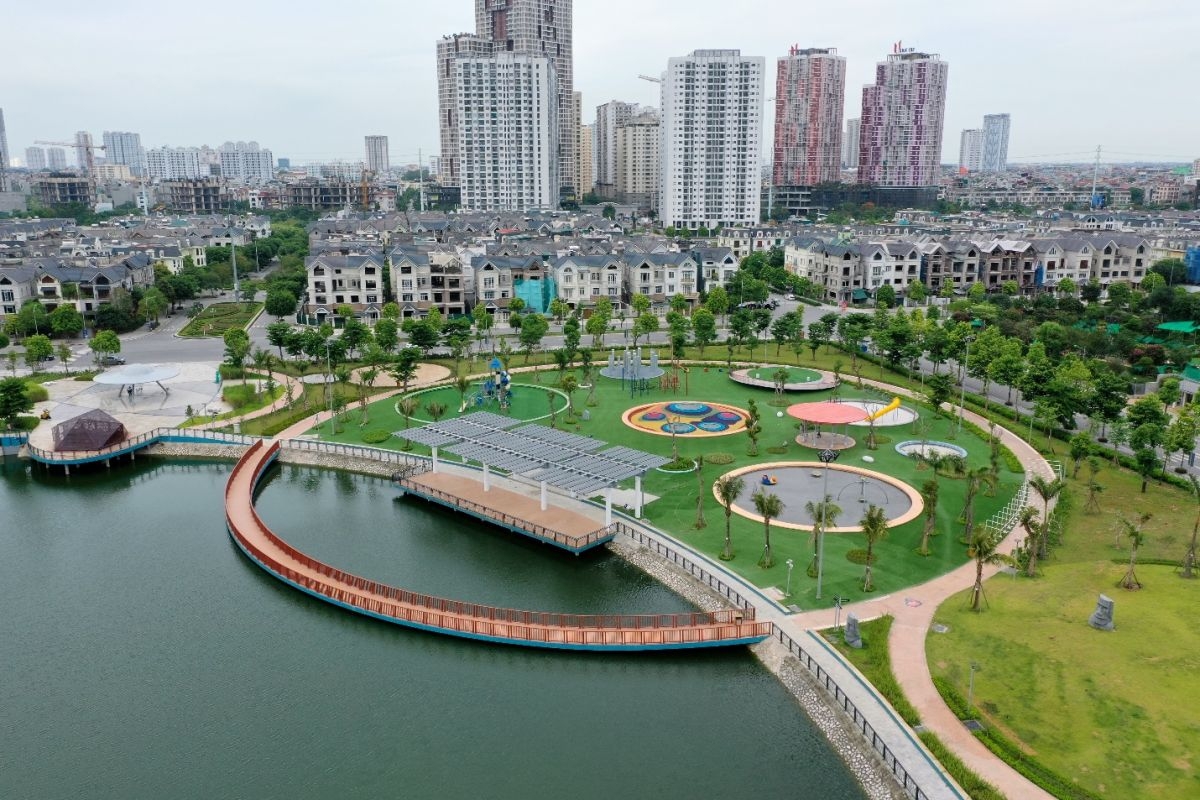 undefined 1646 property market foreign investments
