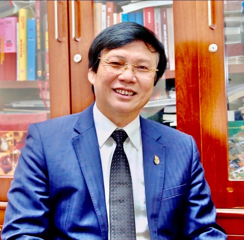 越南—罗马尼亚友好协会主席、越南记者协会前常务副主席胡光利先生。 越南—罗马尼亚友好协会主席、越南记者协会前常务副主席胡光利先生。