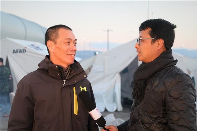 越南驻土耳其大使杜山海接受记者的采访。