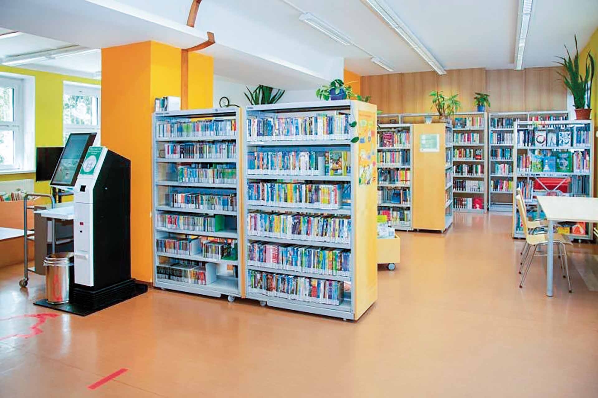 维也纳第 14 区 Kinderbücherei der Weltsprachen 图书馆内的越南书籍。(图:NVCC) 维也纳第 14 区 Kinderbücherei der Weltsprachen 图书馆内的越南书籍。(图:NVCC)