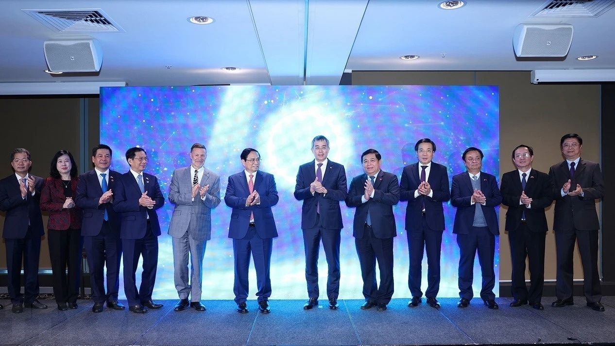 范明政总理以及与会代表。 范明政总理以及与会代表。