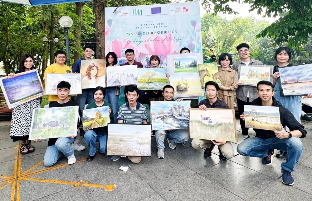 60名国际画家参加在文庙-国子监的水彩画展。 60名国际画家参加在文庙-国子监的水彩画展。