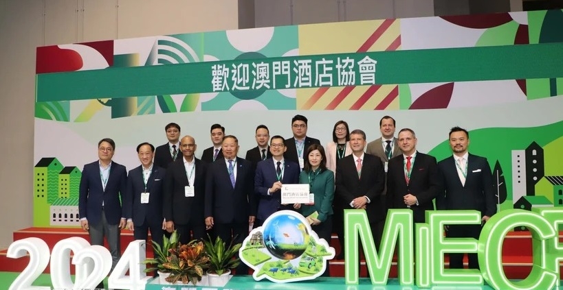 与会代表合影。