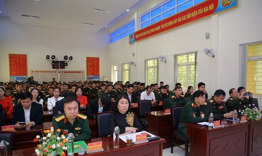 老挝人民军干部越南语培训班开班仪式场景。 老挝人民军干部越南语培训班开班仪式场景。